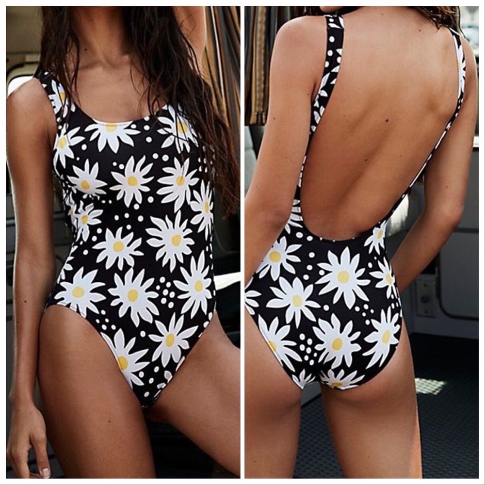 NEW‼️BLACK FLORAL ONE PIECE - bikini